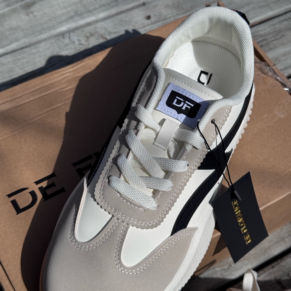 De Florance Vintage Sneakers Women’s Size 9 EU 40 Beige Black Retro Trainer NWT - Picture 6 of 12